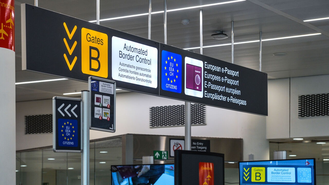 Roept luchthavenpolitie op grenscontroles op Brussels Airport te versoepelen? ACV en directie verwikkeld in welles-nietesspelletje, vakbond wil staken